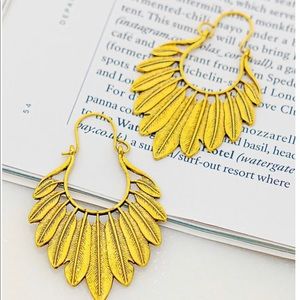 BOHO FAN SHAPE FEATHER EARRINGS